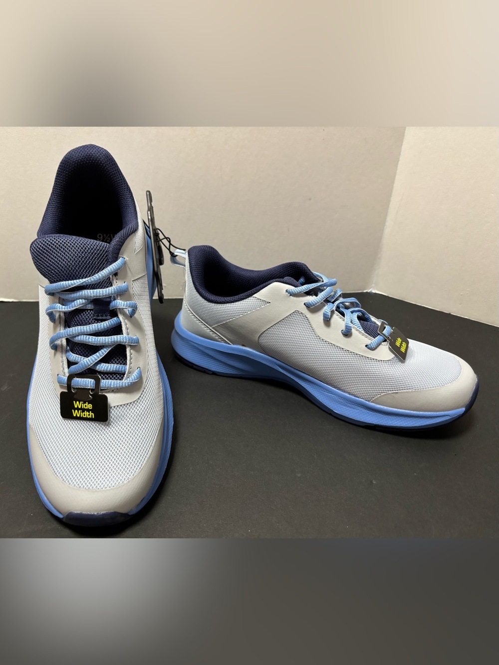 Athletic Works Mesh Running Sneaker Grey Blue NEW 9.5W